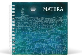 Vista d'insieme del notes quadrato di Matera vista di notte, 